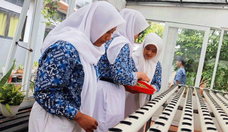 Kegiatan Adiwiyata SMAN 15 Bekasi